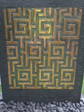 Water Wall – Maze