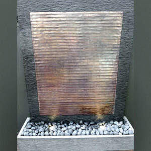 Water Wall – Shiny Black Overlap