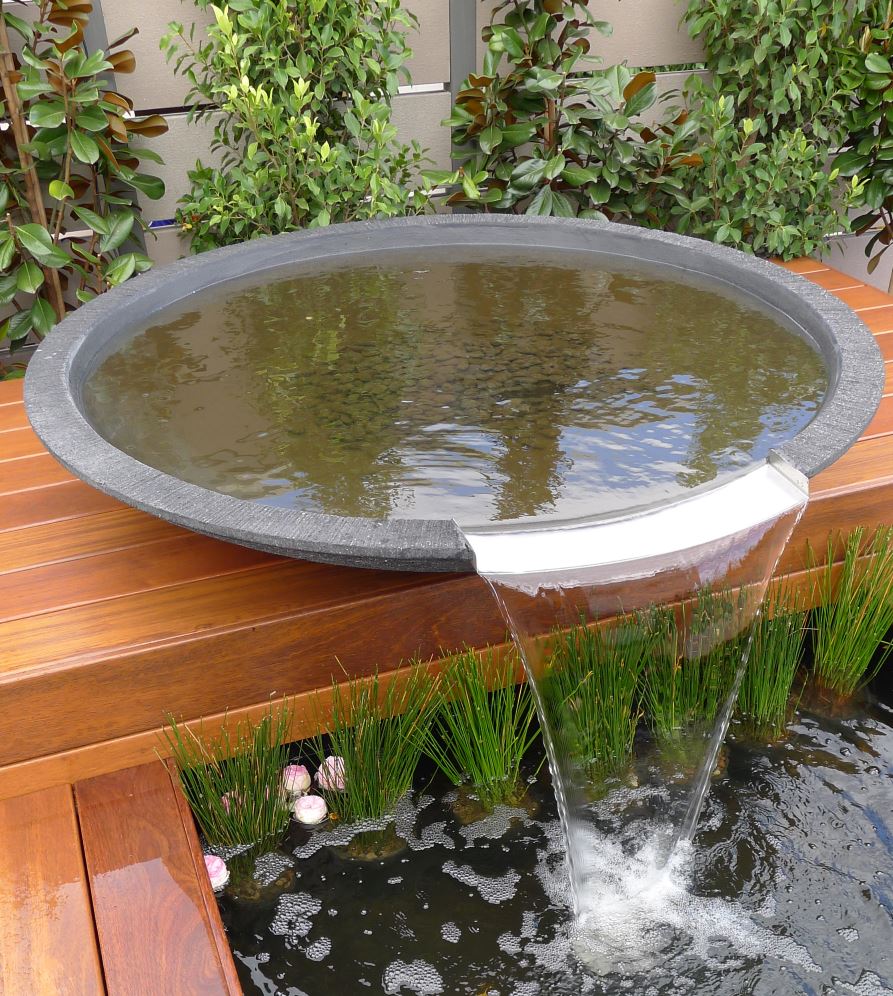 Stainless steel shute 500Wx300Lx30Dmm